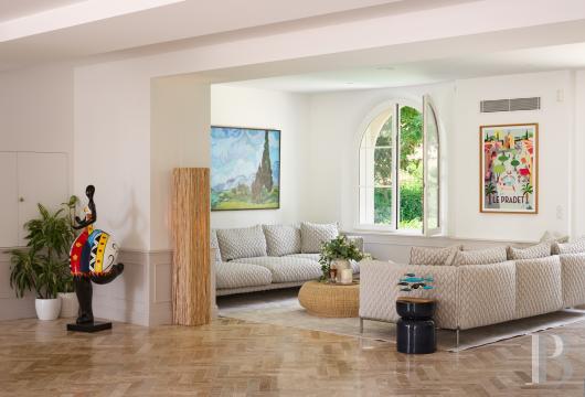 A renovated farmhouse surrounded by extensive grounds leading down to the sea, between Toulon and Hyères on the Var coast - photo  n°12